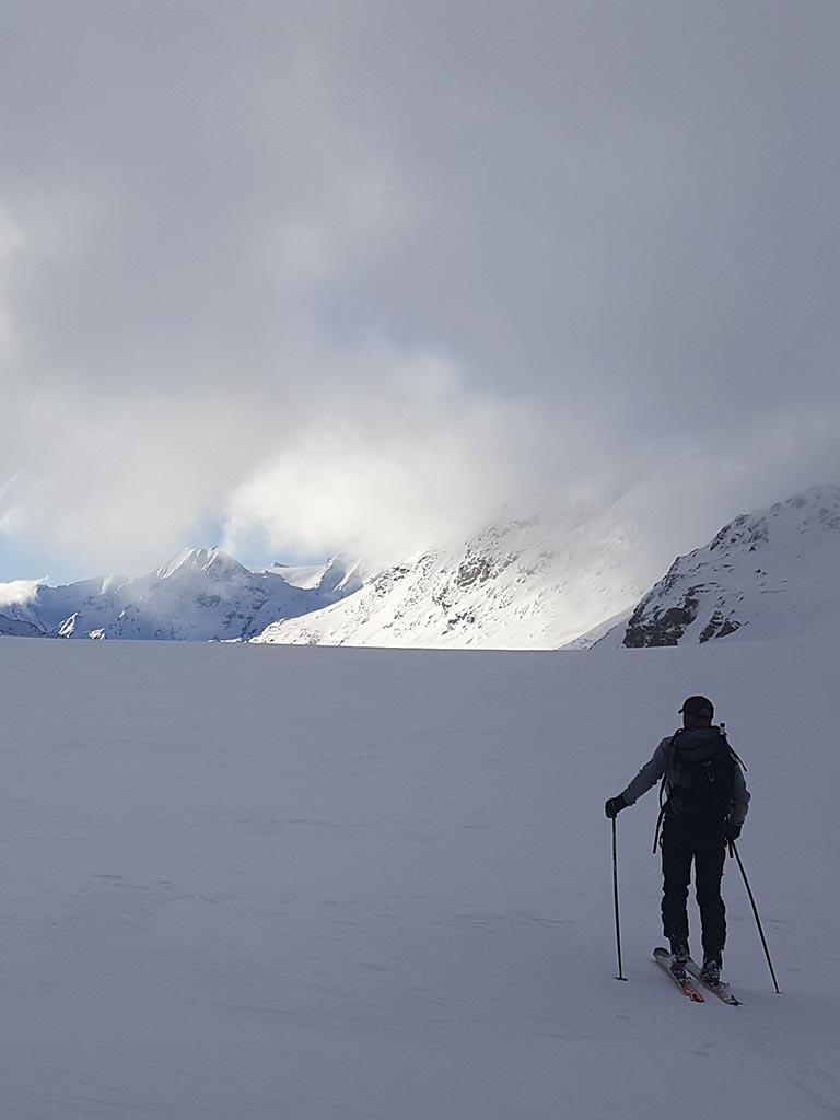 Hors-piste en famille au lac du Lou